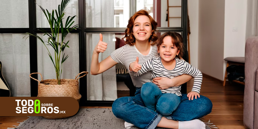 Todo Sobre Seguros, Hogar, Seguridad familiar, Madre e hija, Espacio seguro, Decoración consciente, Confort, Ambiente familiar, Hogar seguro, Disfrutar en casa 
