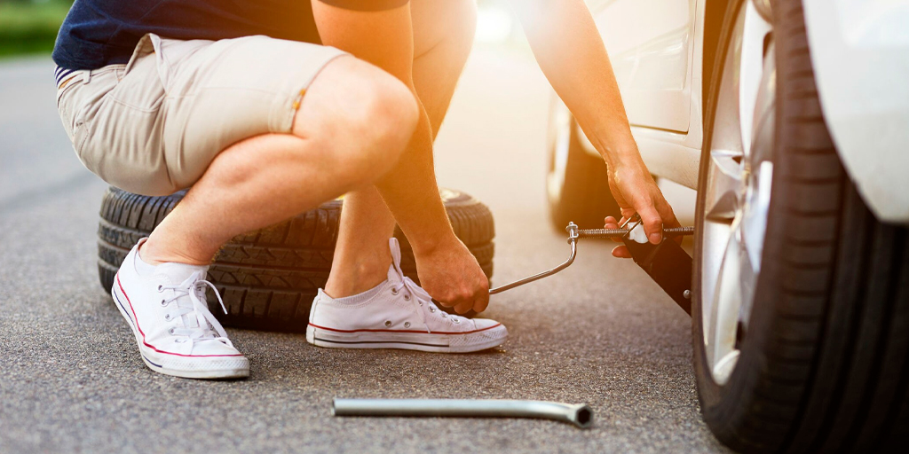 Todo Sobre Seguros, Vehículos, Kit básico auto, gato de coche, cables de arranque, llave de ruedas, seguro de auto