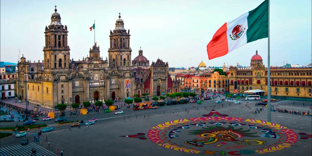 Todo Sobre Seguros, Vehículos, Zócalo Ciudad de México, arquitectura, historia mexicana, seguro de auto, viaje seguro por México