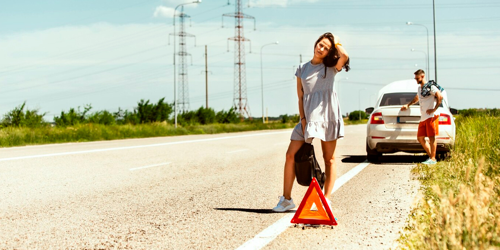 Todo Sobre Seguros, Vehículos, auto sin batería, seguro de auto, cotizar seguro de auto, auto eléctrico varado en la carretera